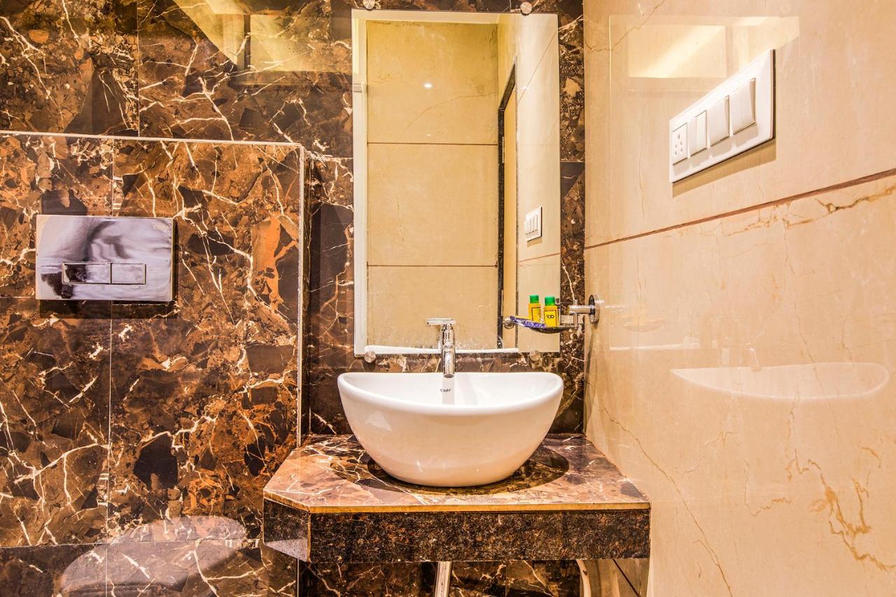 Fabhotel Spring Inn - Nr Borivali Station Mālād Eksteriør billede